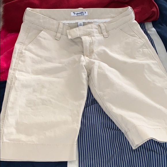 Abercrombie khaki capris - Picture 2 of 2
